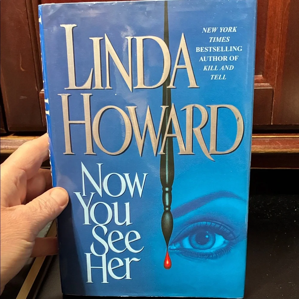 Linda Howard two piece hard cover Book Set